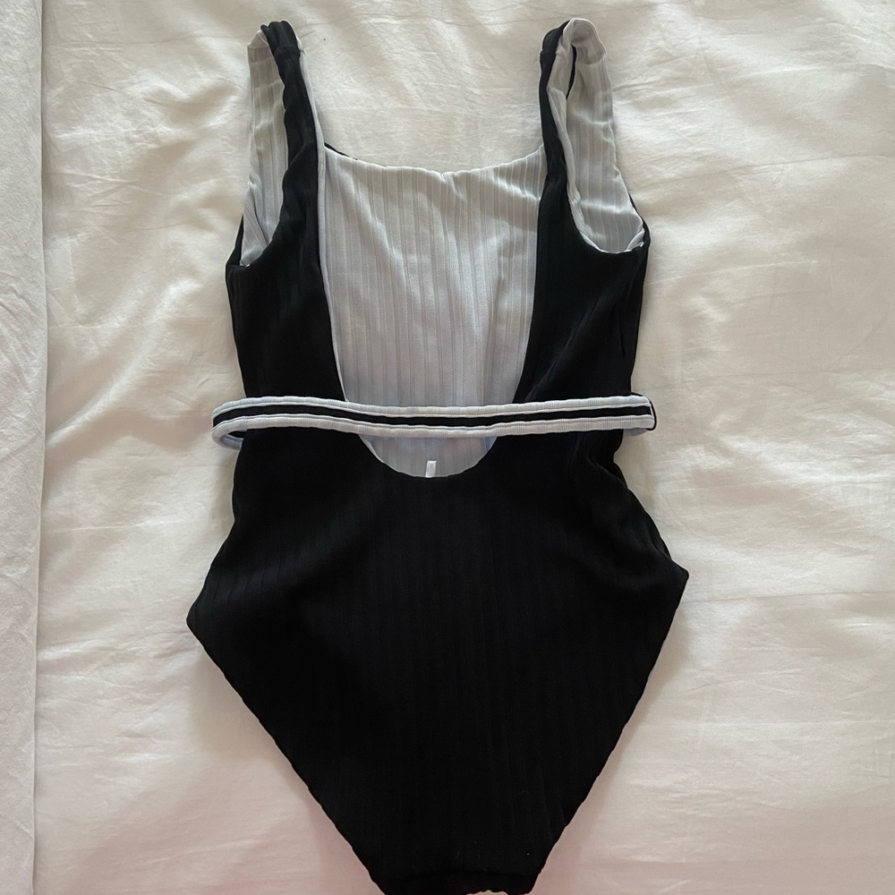 Solid & Striped The Annamarie Reversible One Piec… - image 5